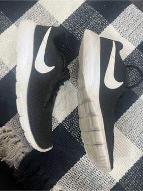Nike Free RN Running Shoes Black White Youth Size 7Y